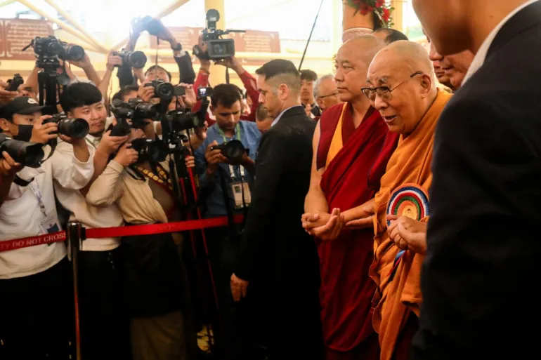 Dalai Lama confirms that a successor will be chosen after he passes