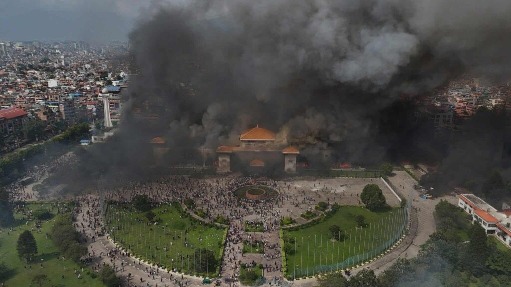 Rs 380 million worth gold and cash looted from bank inside Parliament